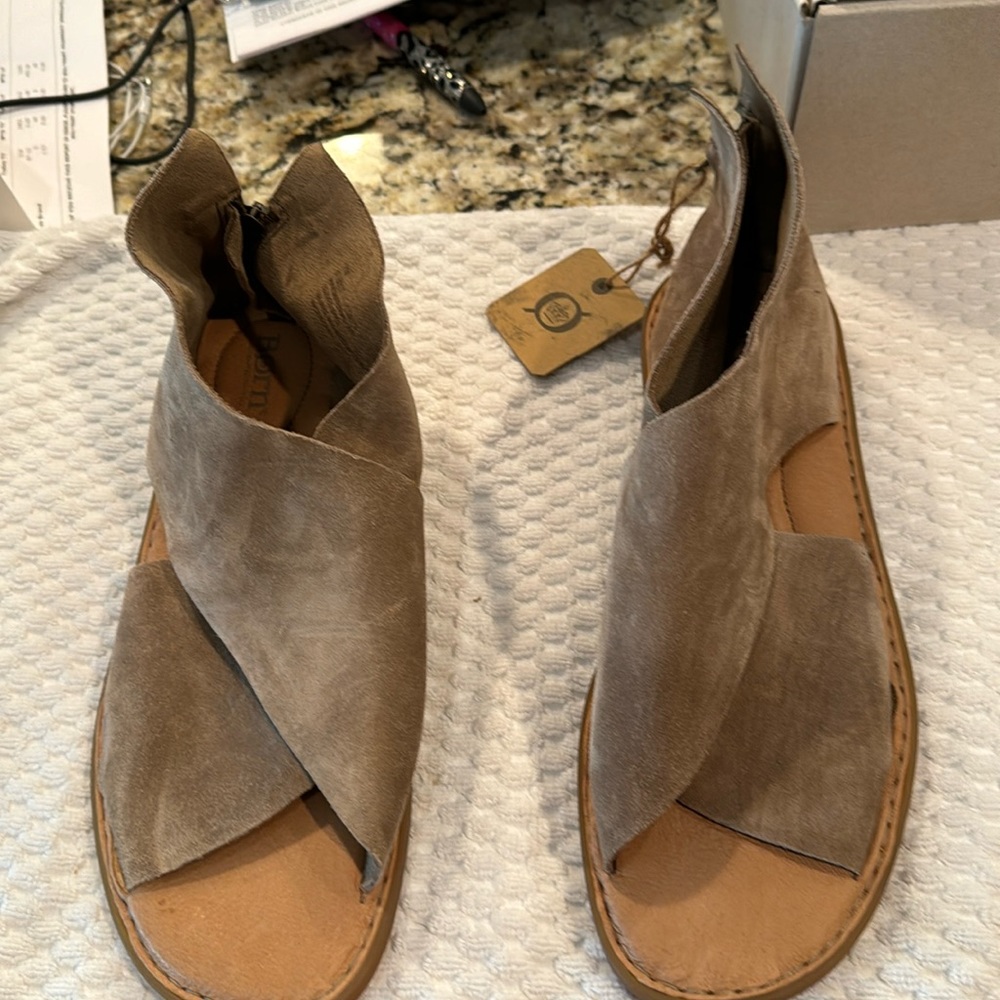 Born suede sandals - size 11 NWT
